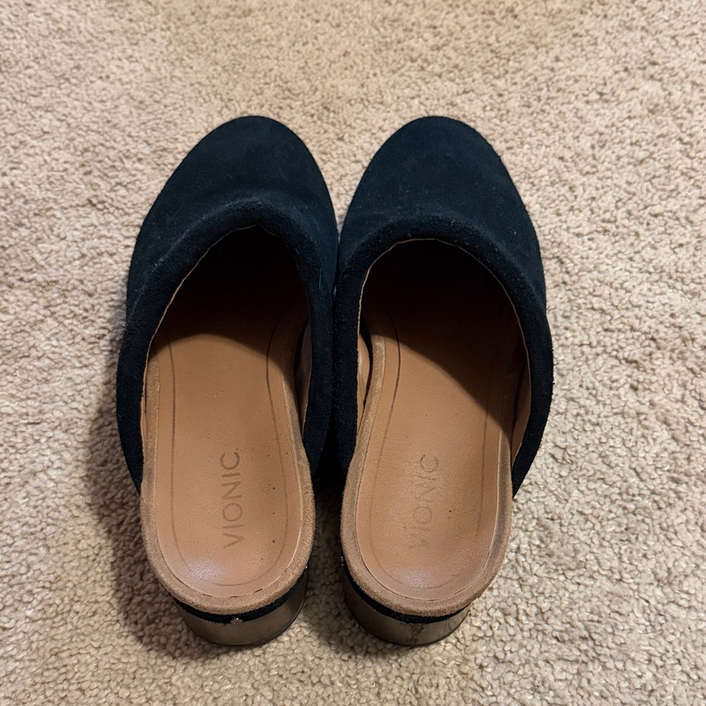 Vionic Women's Black Mules